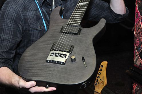 Gitara, która nigdy się nie rozstraja 1