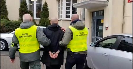 Trzech zatrzymanych. W tle lewe faktury na kilkadziesiąt mln zł