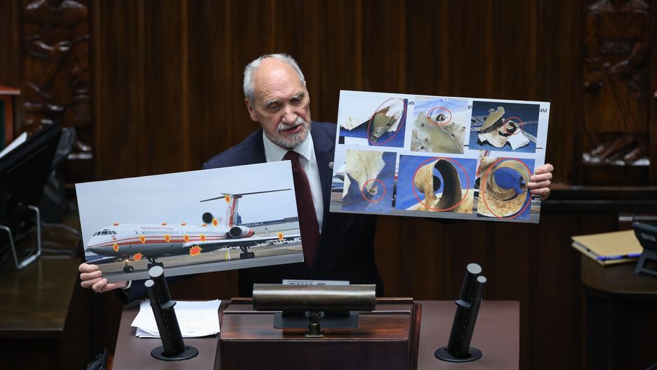 Antoni Macierewicz
Warszawa, 08.11.2024. Pose� PiS, by�y przewodnicz�cy podkomisji smole�skiej Antoni Macierewicz przemawia na sali obrad w Sejmie w Warszawie, 8 bm. Pos�owie wys�uchali informacji ministra obrony narodowej na temat raportu opublikowanego przez Zesp� ds. oceny funkcjonowania podkomisji smole�skiej. (ls/awol) PAP/Leszek Szyma�ski
Leszek Szyma�ski
10 10. X, fotografie, funkcjonowanie, kadencja, kadencji, m�wnica, ocena, plansza, plansze, podkomisja smole�ska, polityk, polityk polityka, polityla, posiedzenie, pos�owie, przemawia, raport, sejm, sejmu, zdj�cia, zesp�