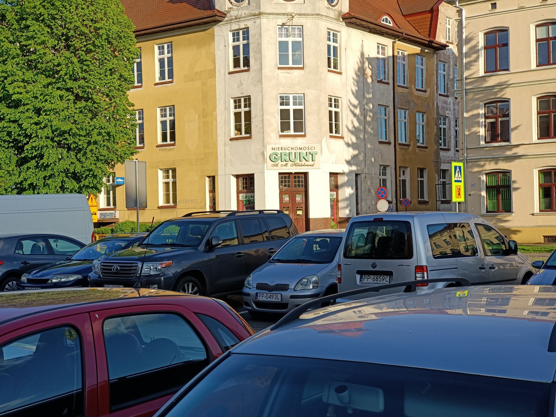 Taniej, ale i bardziej nijako. Test OPPO Reno 3 24