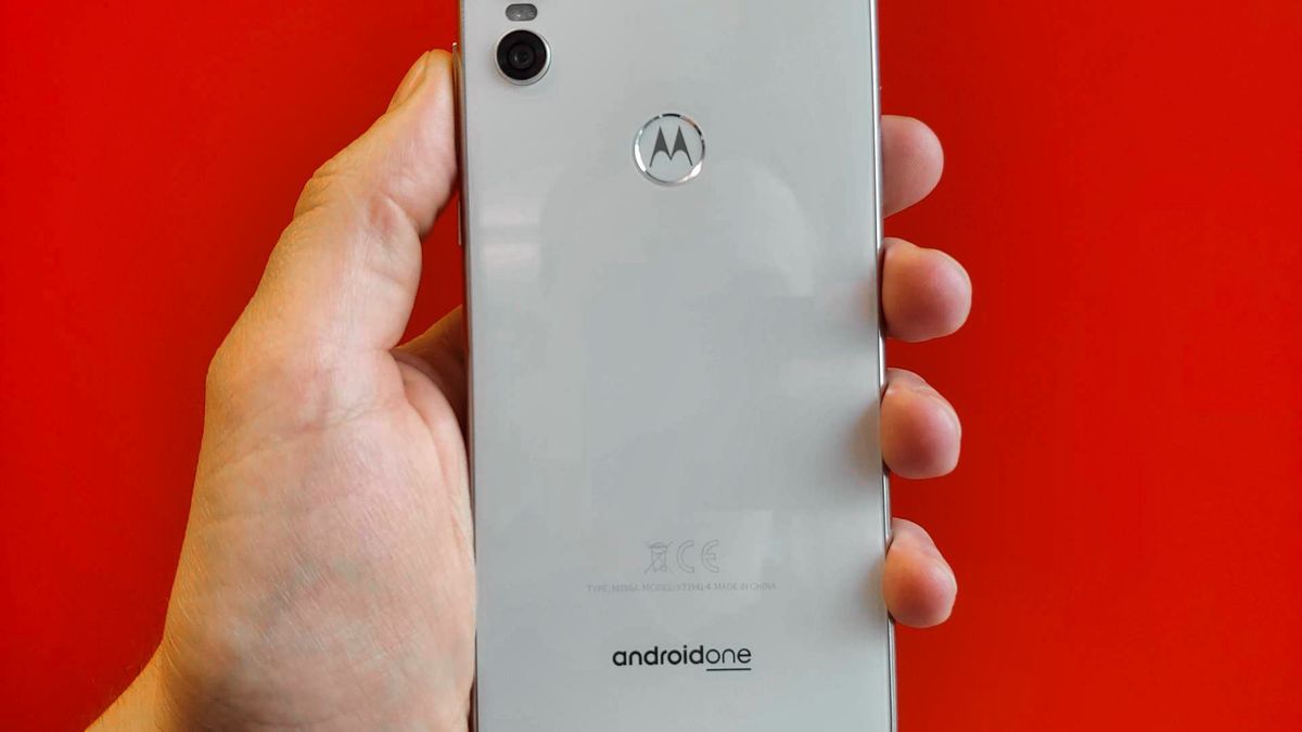 Motorola One. Jest śliczna, tania i zaskakująco mocna. Pierwsze wrażenia 1