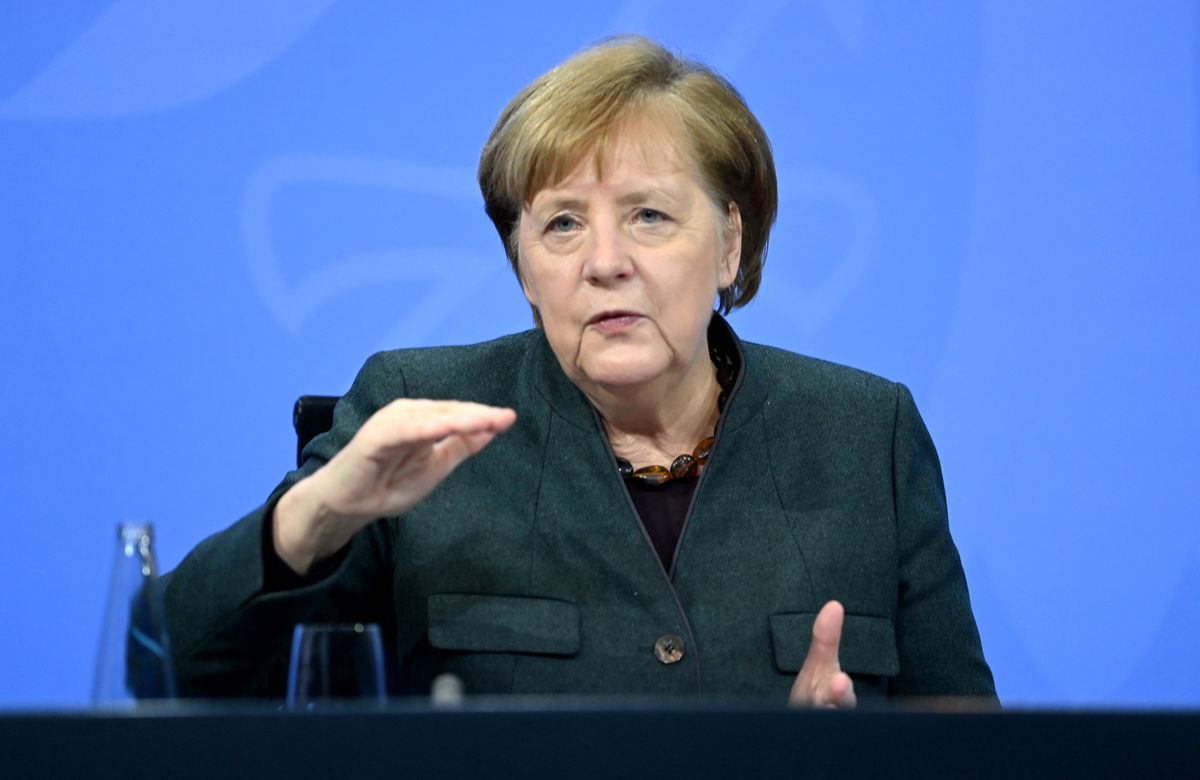 Koronawirus. Niemcy: kanclerz Angela Merkel podczas rozmowy z rządami krajów związkowych