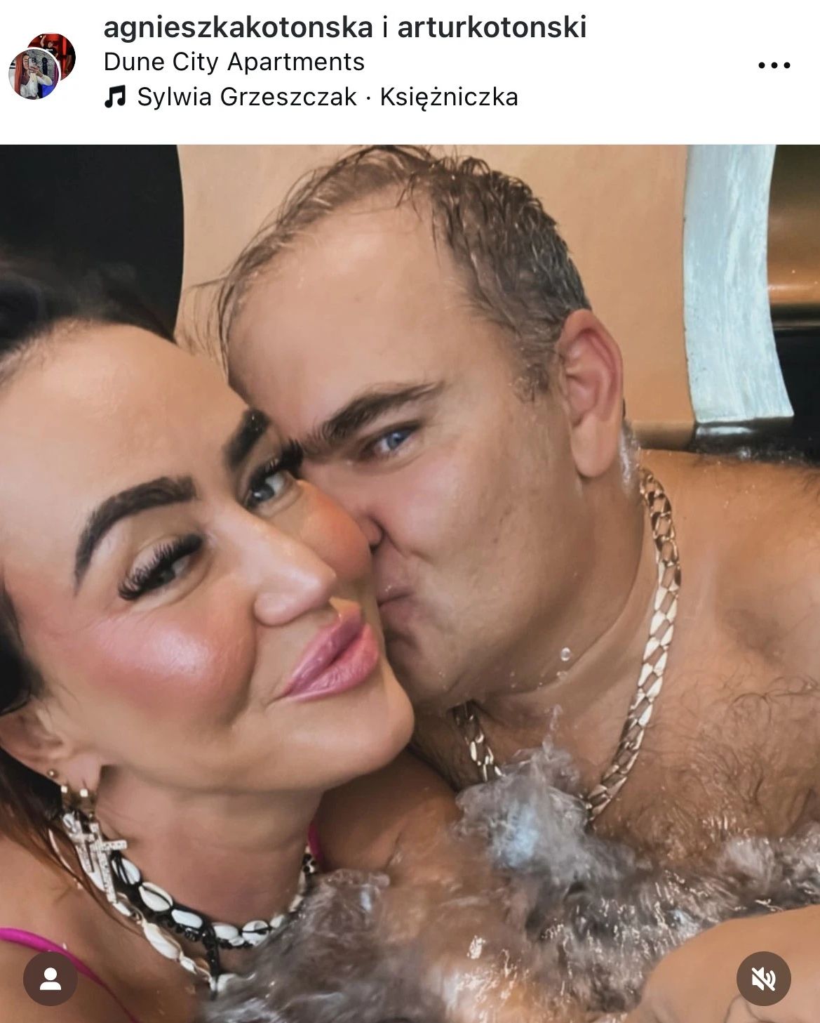 Agnieszka i Artur Kotońscy w jacuzzi 