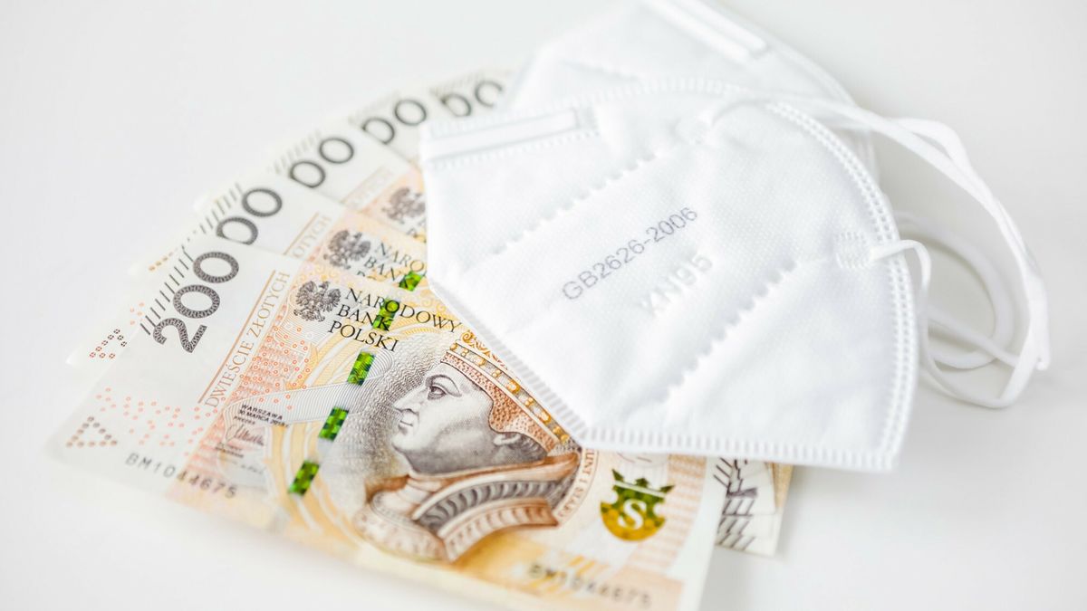 "Afera maseczkowa" dotyczyła kilku transakcji