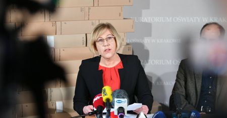 Jest decyzja. Kontrowersyjna kurator żegna się ze stanowiskiem