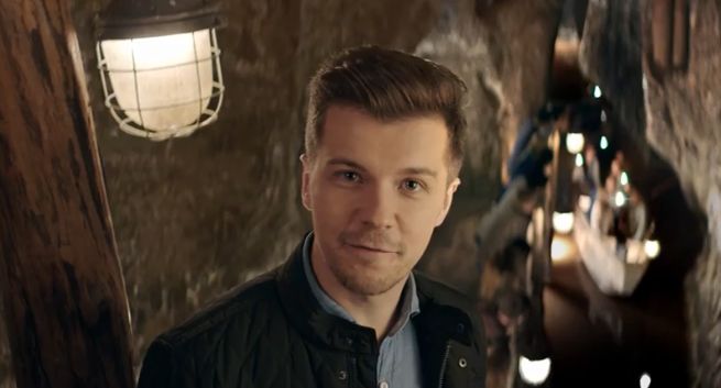 Radosław Kotarski w kopalni reklamuje Konto 360° w Banku Millennium