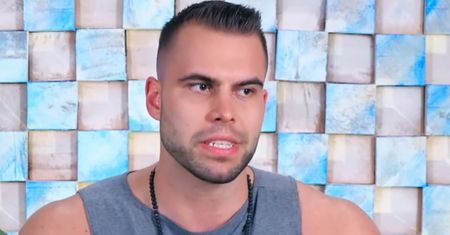 "Hotel Paradise". Widzowie MAJĄ DOŚĆ Kuby: "BURAK! Pomyliły mu się programy"