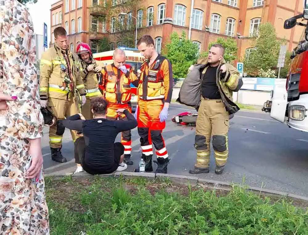 Zielona Góra. Kierujący Seatem uderzył w motocyklistę