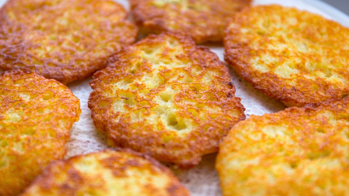 Freshly fried hash browns
Freshly fried hash browns on a paper napkin
Patryk_Kosmider
pan, hash, hot, closeup, diet, crispy, nutrition, golden, fat, appetizing, fresh, cookery, pieces, slapjacks, warm, hashed