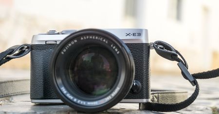 Zabrałem Fujifilm X-E3 w podróż po Europie. Mój subiektywny i praktyczny test