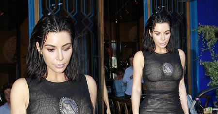 Kim Kardashian w sukience z twarzą MATKI BOSKIEJ na piersiach… (ZDJĘCIA)