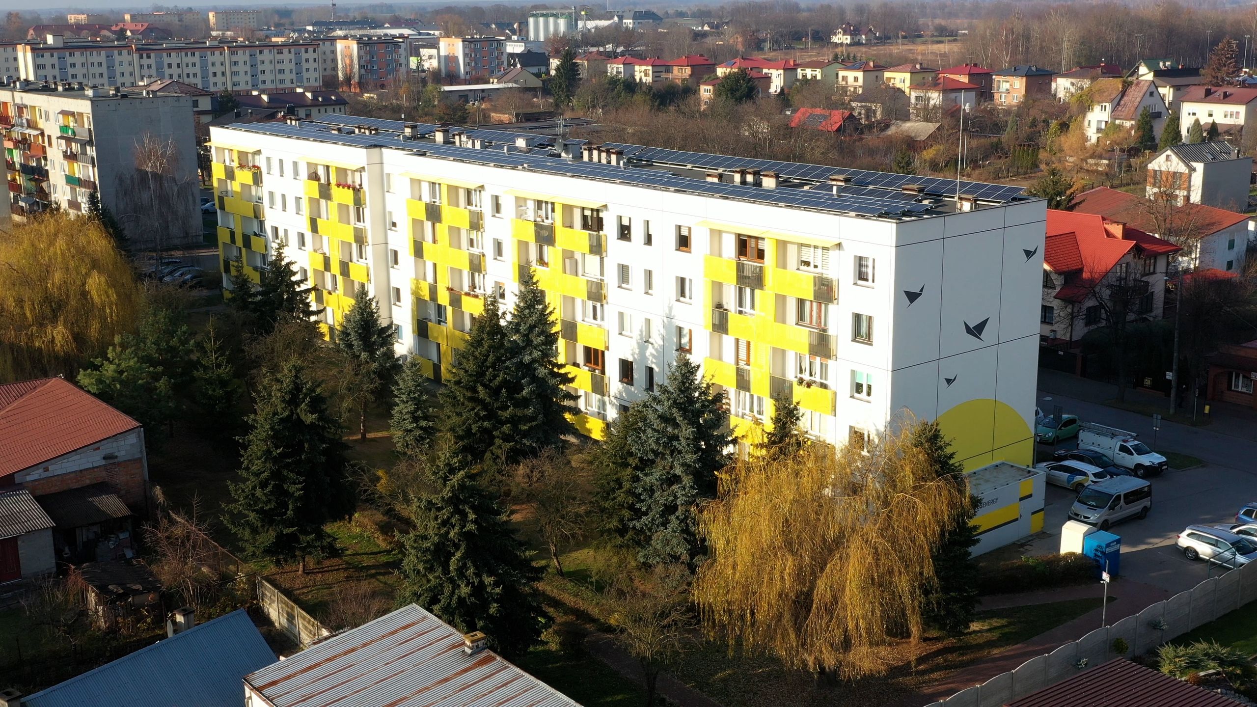 Blok przy ul. Bogusza w Zwoleniu po "darmomodernizacji"