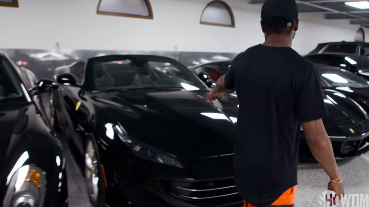 Floyd Mayweather pławi się w luksusach