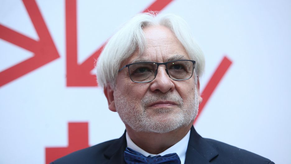 Bilokacja prof. Maksymowicza. Szereg kontroli po tekście WP