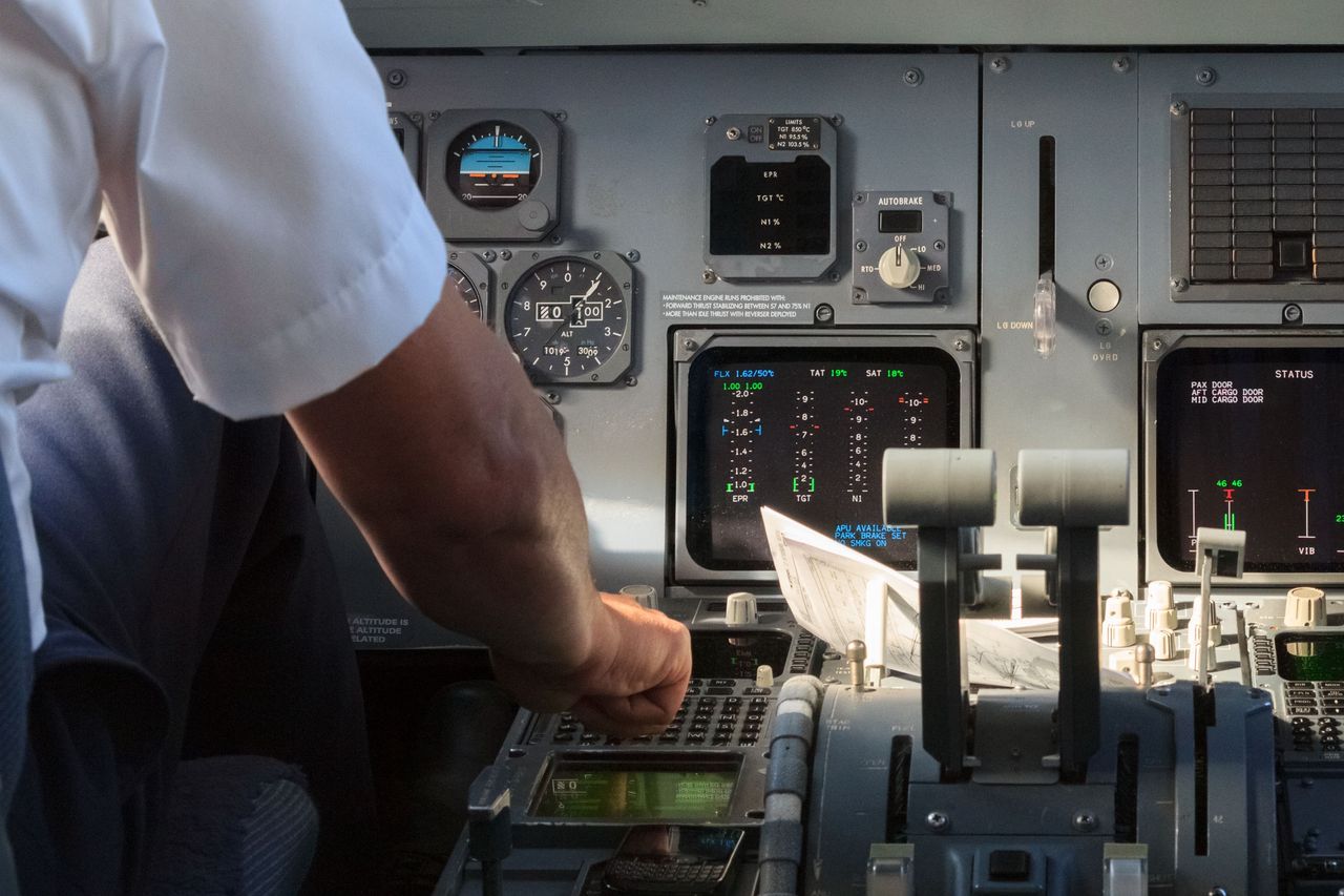 Zamiast latać, jeżdżą pociągami. Pandemia zmusiła pilotów do zmiany pracy