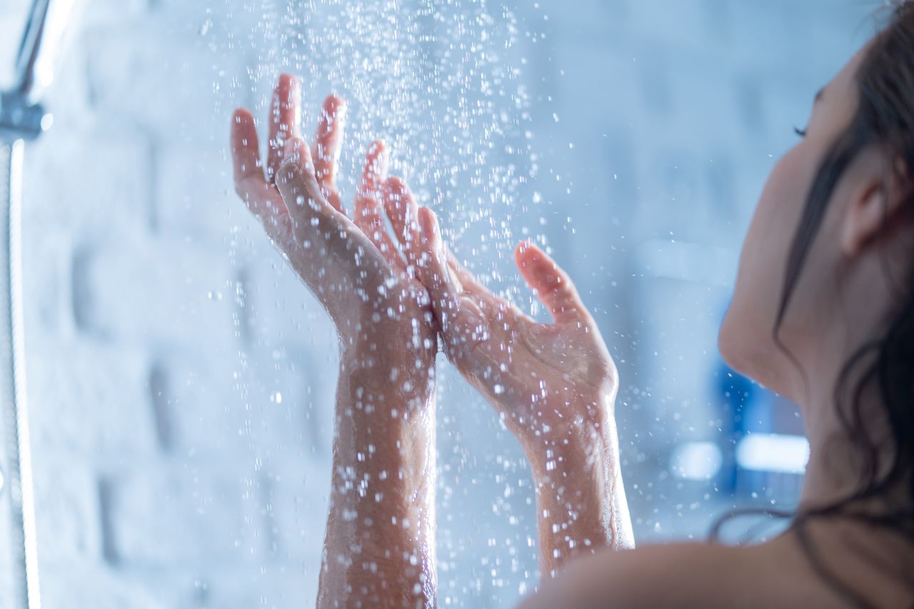 TikTok's new stress-buster. Shower Orange Challenge trend promises "pure joy"