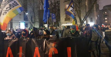 Warszawa. Polskie Babcie maszerują. Będą chodzić co czwartek