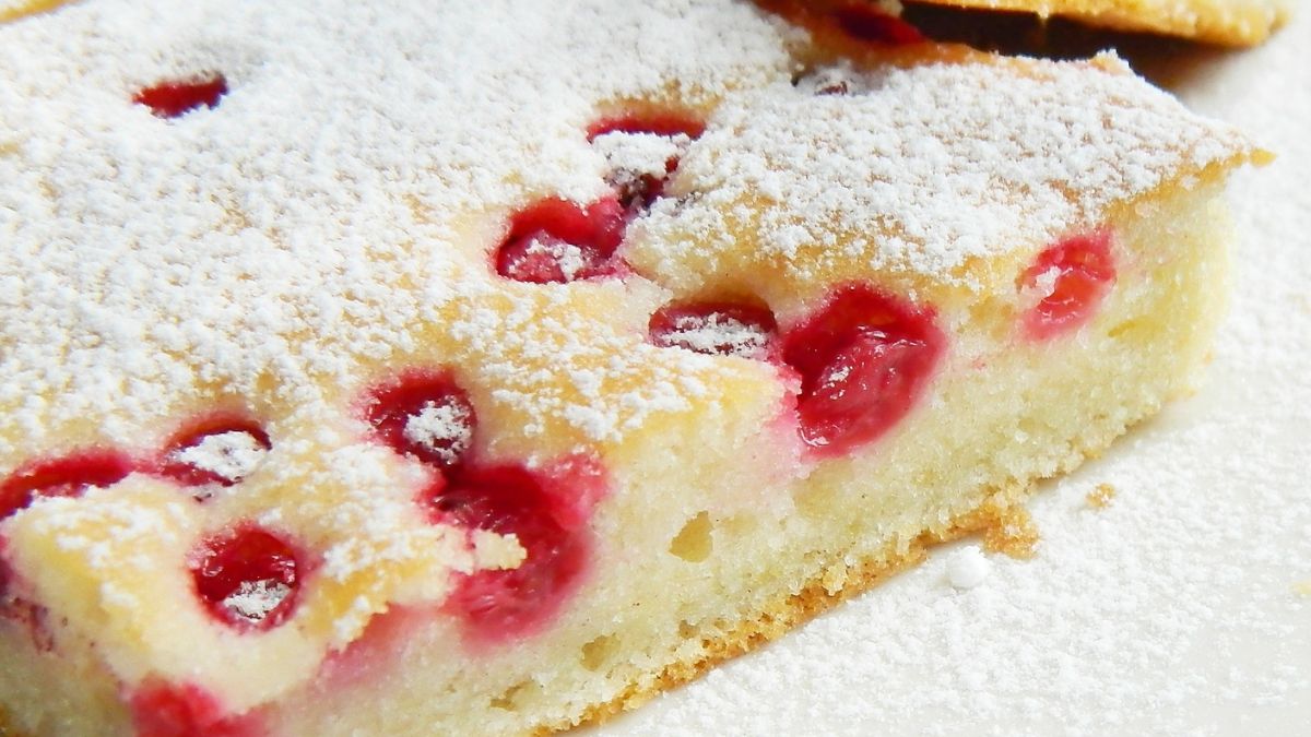 Ciasto porzeczkowe jest lekkie i pyszne