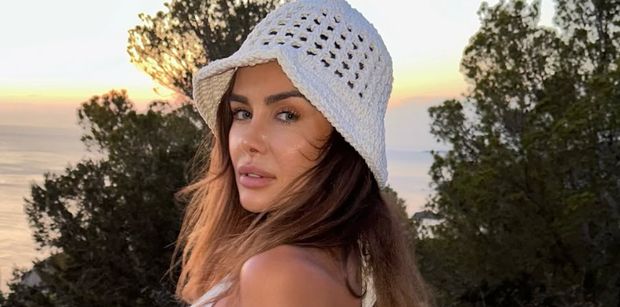 U Natalii Siwiec po staremu: eksponuje smukłą sylwetkę w panterkowym bikini