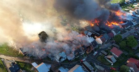 Potężny pożar w Małopolsce. "Sytuacja nie jest opanowana"