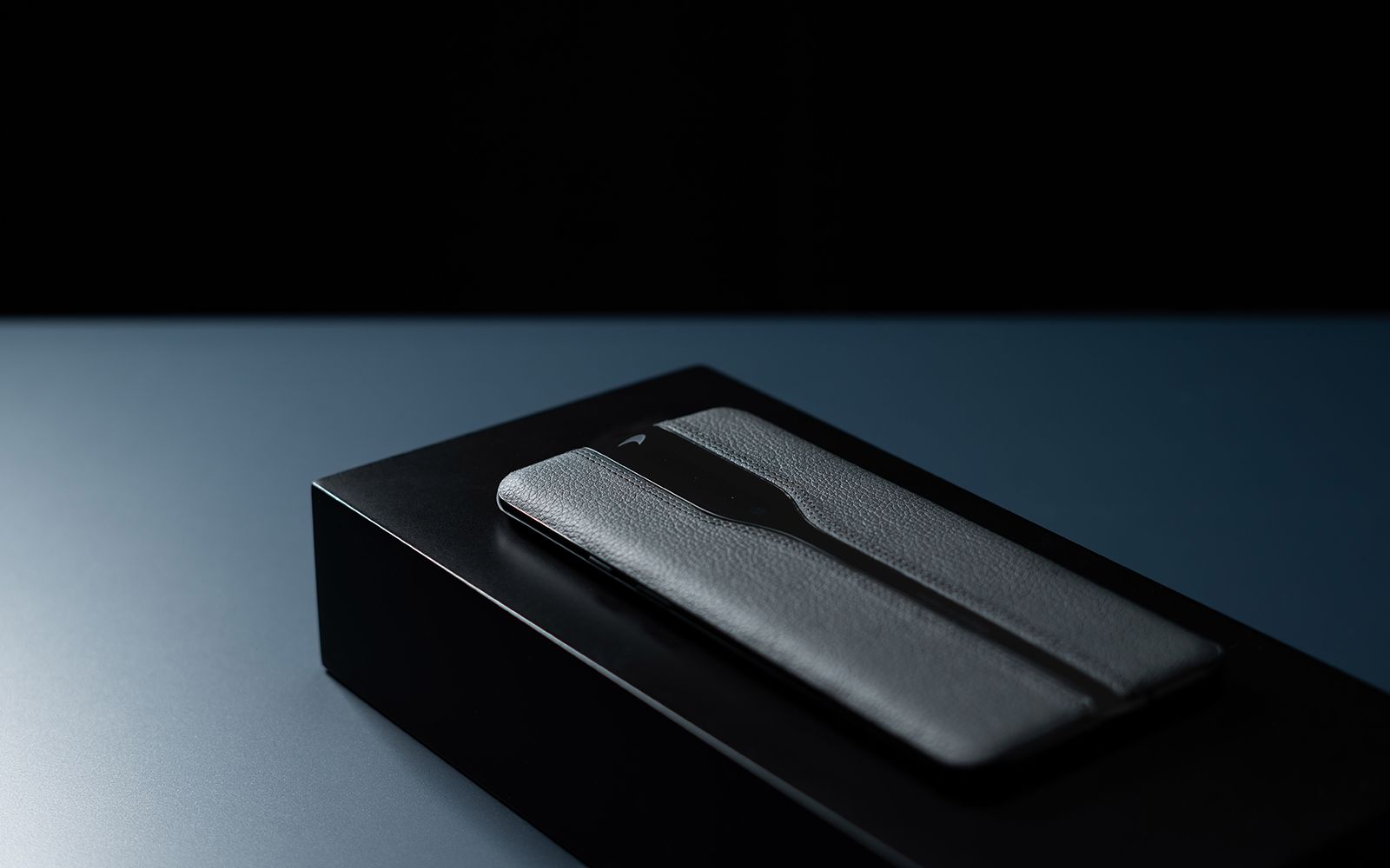 OnePlus Concept One w czerni. Nowy wariant telefonu, który pewnie nigdy nie trafi na rynek 1