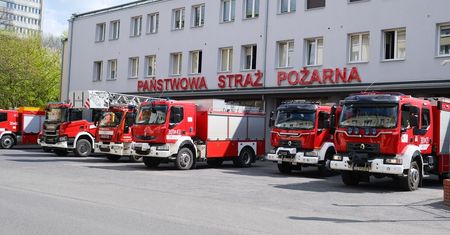 Niedopałek papierosa przyczyną groźnego pożaru mieszkania w Lublinie. Straty na pół miliona złotych