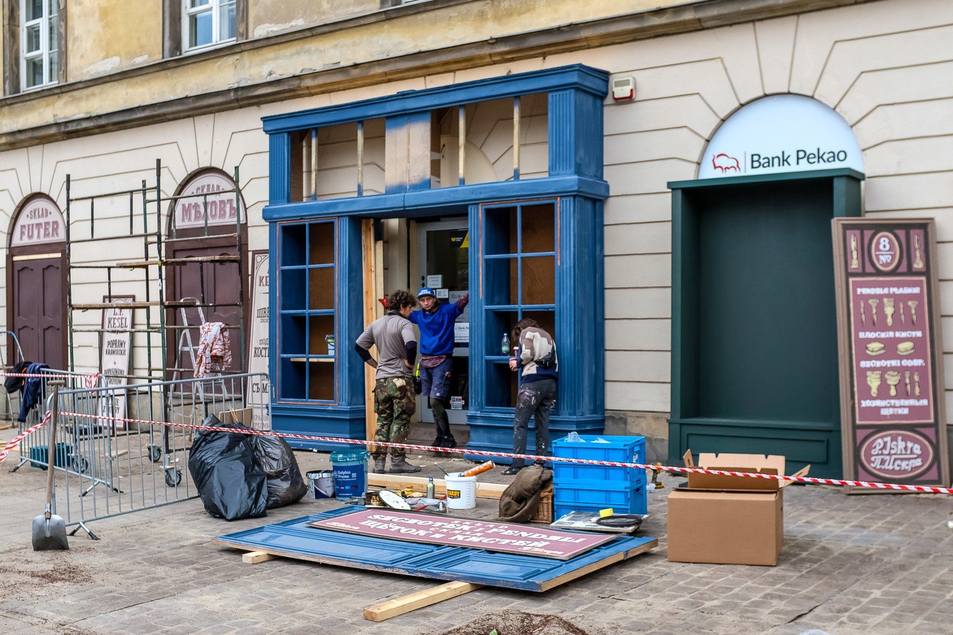 Na Krakowskim Przedmieściu w Warszawie stanęła dekoracja do filmowej adaptacji &#34;Lalki&#34;
