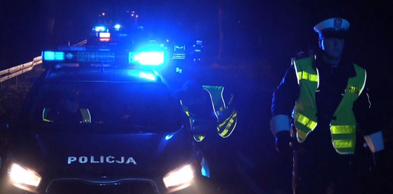 Policjanci uratowali przed zamarznięciem starszą kobietę