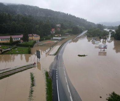 Małopolska walczy z podtopieniami. Będą odszkodowania? Wojewoda o "powszechnej betonozie"