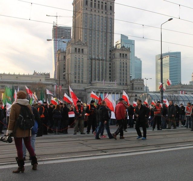 Straż Marszu Niepodległości chce usuwać policjantów ze zgromadzenia. Szef MSW odradza