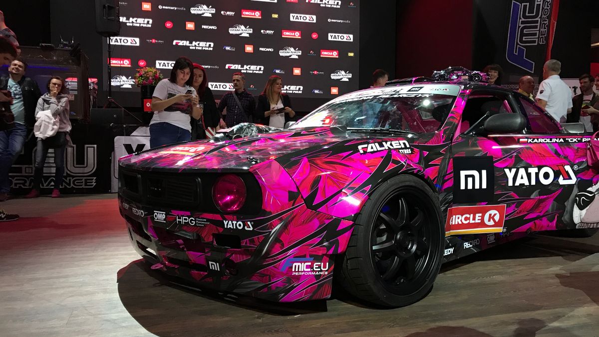 O samochodzie nie dowiedzieliśmy się zbyt wiele, ale prawdopodobnie Karolina zdradzi szczegóły już wkrótce.