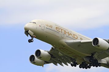 Etihad znów uruchamia ostatniego Airbusa A380. Stał od 2020 r.