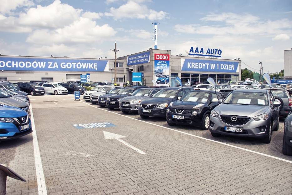 Coraz większym wzięciem cieszą się SUV-y i auta z automatyczną skrzynią biegów.