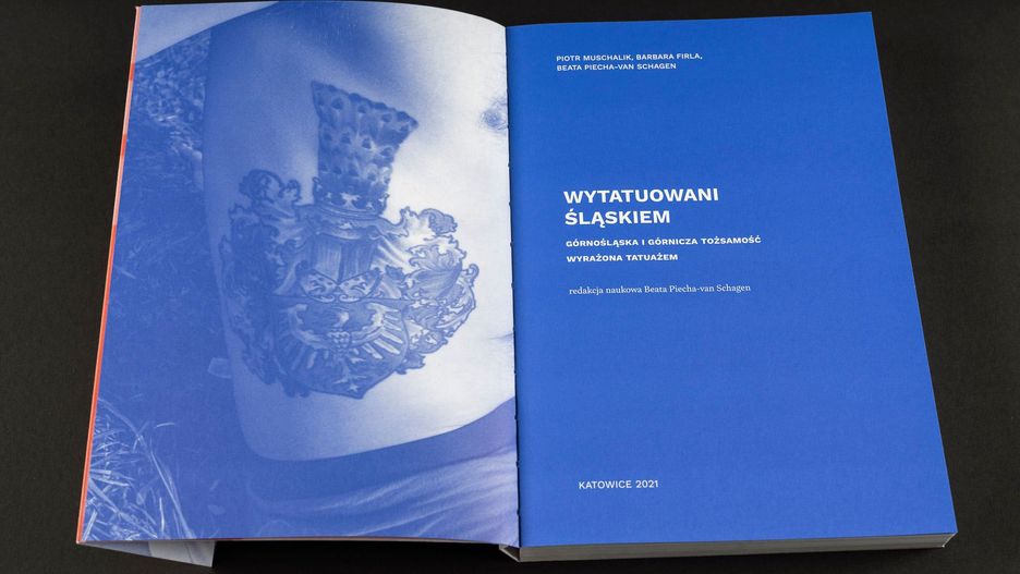 W wyjątkowej publikacji, prócz zdjęć, znalazły się również opowieści o śląskiej tożsamości