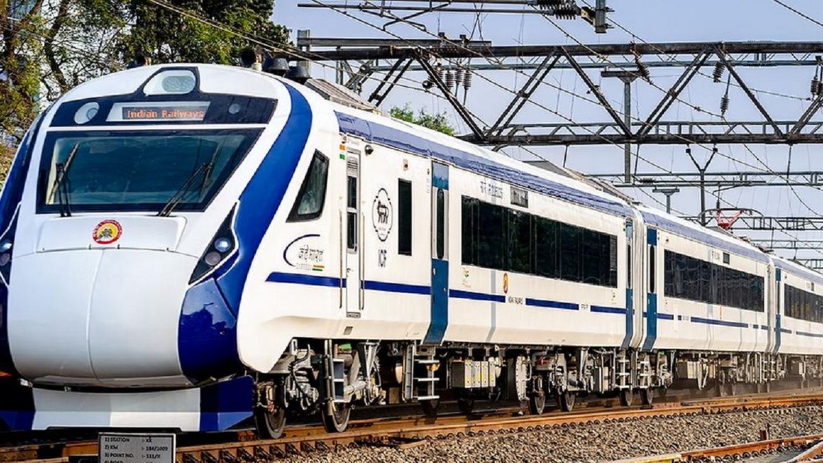 Pociąg wjechał w krowę, która później spadła na emeryta.