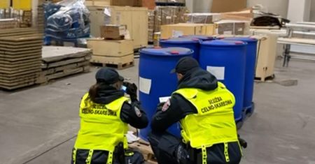 Tona "pigułki gwałtu" przechwycona w Gdańsku. Rekordowy cios pomorskiej KAS.