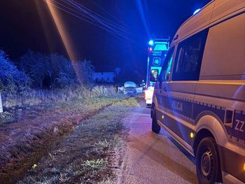 Kolonia Mrokowska: Wjechał do rowu - nie wiedział gdzie jest i co się stało. W samochodzie 24-latka znaleźli mefedron