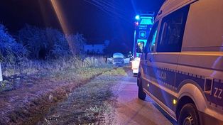 Kolonia Mrokowska: Wjechał do rowu - nie wiedział gdzie jest i co się stało. W samochodzie 24-latka znaleźli mefedron