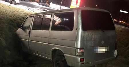 Tarnowskie Góry. Miał 2,5 promila alkoholu, jazdę skończył w rowie
