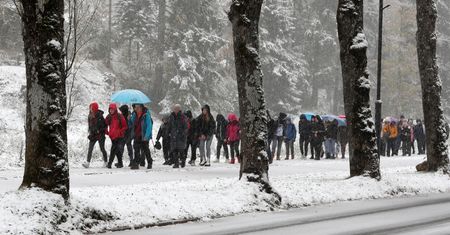 Zakopane pod śniegiem. W Tatrach mróz i niesprzyjające warunki