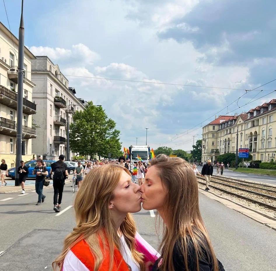 Marta Warchoł z narzeczoną