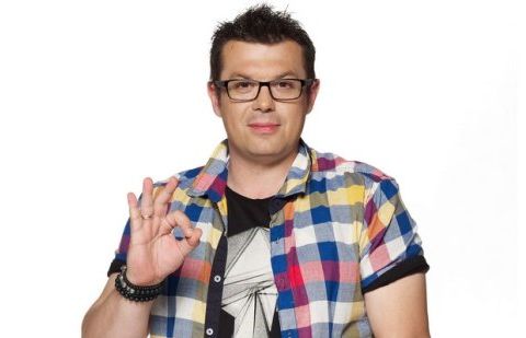 Hubert Radzikowski poprowadzi „Dzień dobry weekend” w Radiu ZET. Odchodzi Witold Lazar