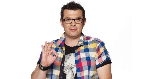 Hubert Radzikowski poprowadzi „Dzień dobry weekend” w Radiu ZET. Odchodzi Witold Lazar