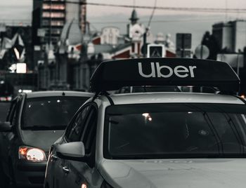 Miliony dolarów dla pasażerki. Kara dla Ubera po gwałcie