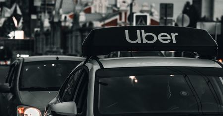 Miliony dolarów dla pasażerki. Kara dla Ubera po gwałcie
