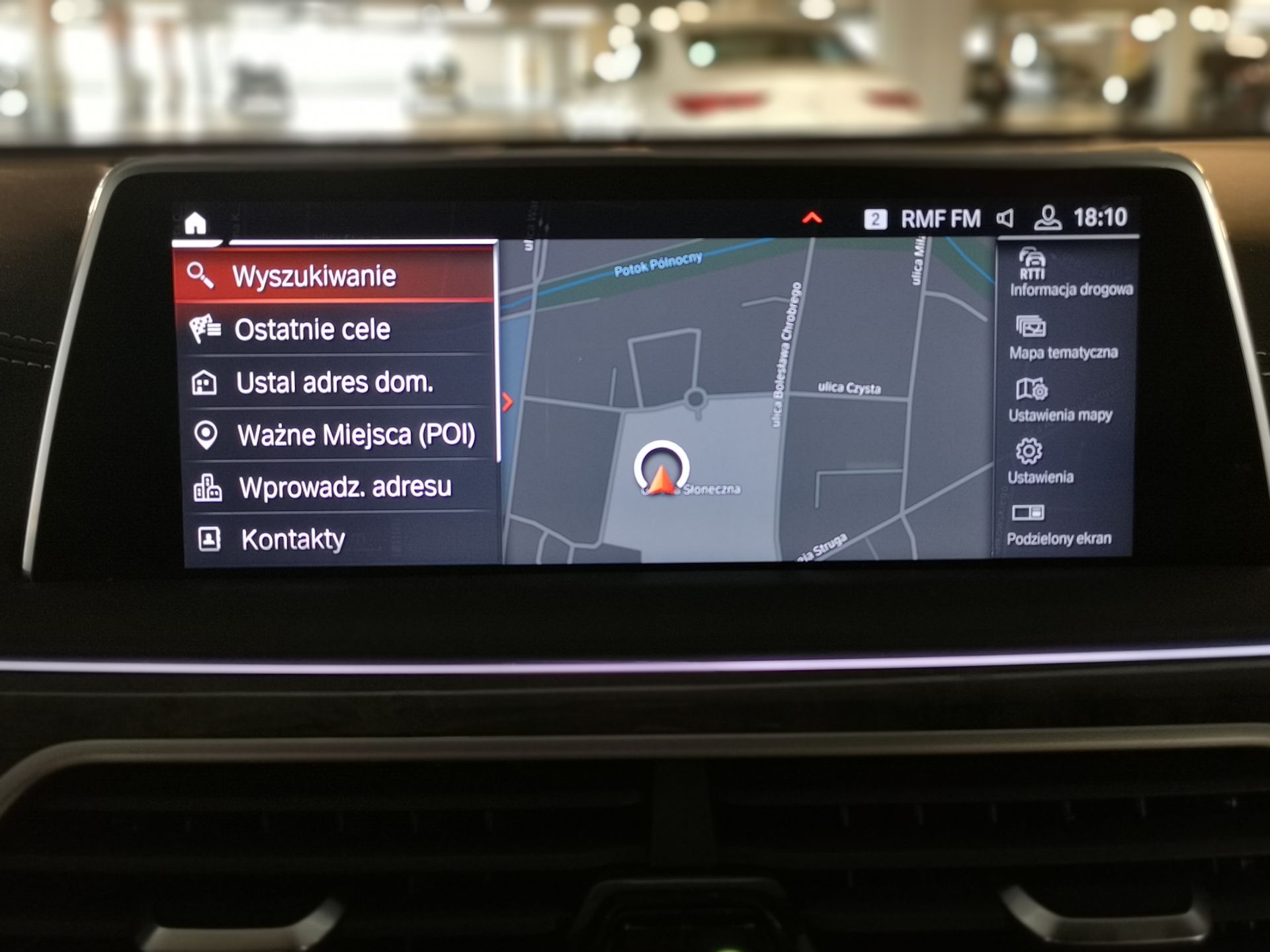 BMW 750i xDrive: Systemy wsparcia kierowcy, Night Vision, zdalne sterowanie i audio Bowers & Wilkins 12