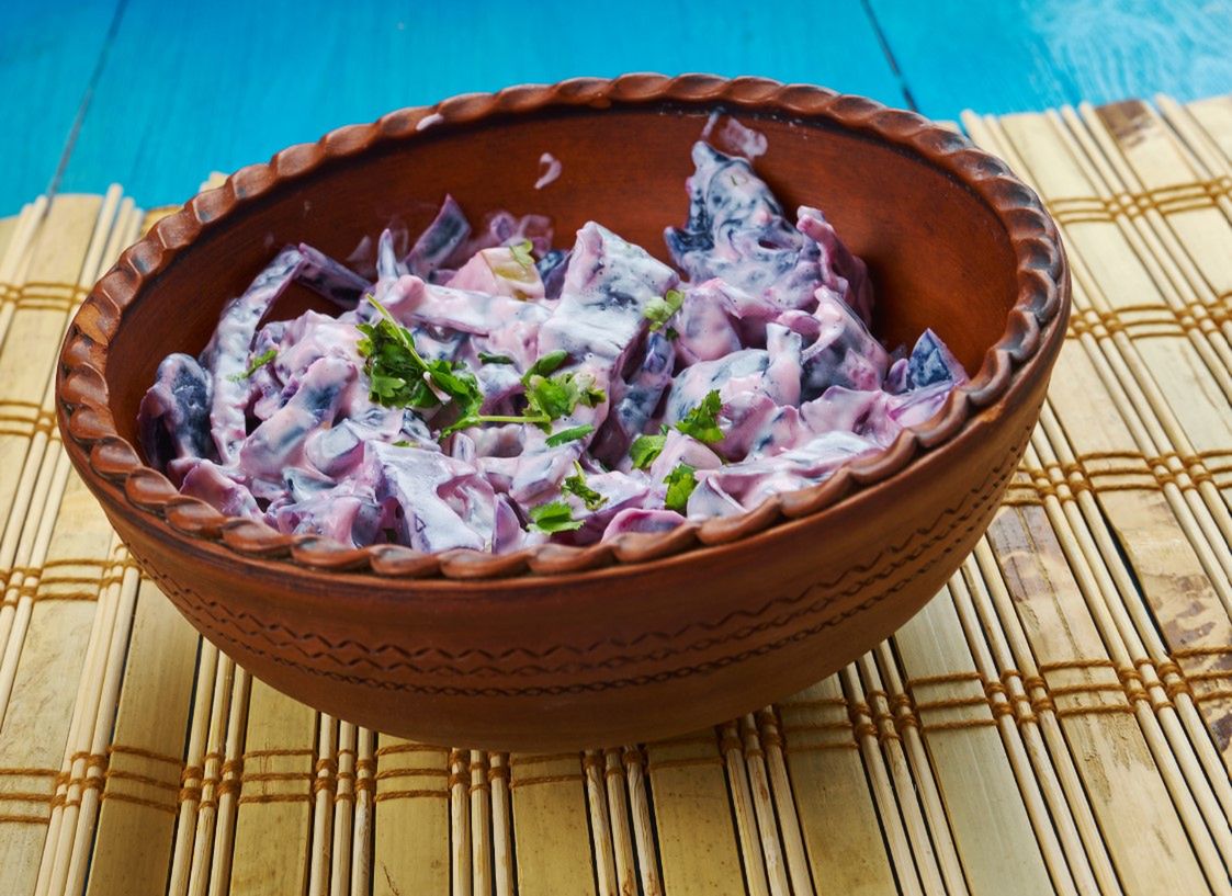 Surówka z czerwonej kapusty – przepis, kalorie i wartości odżywcze