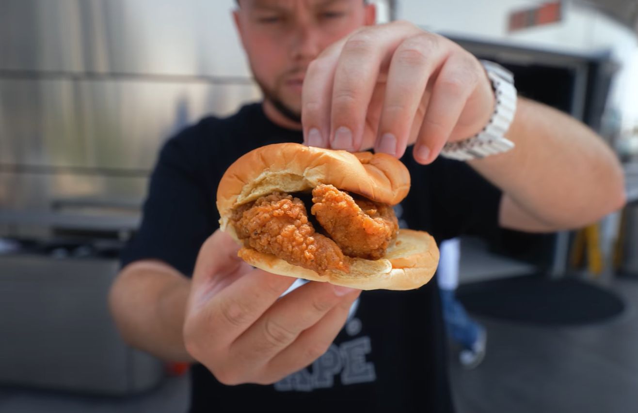 Książulo zamówił burgera z kurczakiem w restauracji Elona Muska.