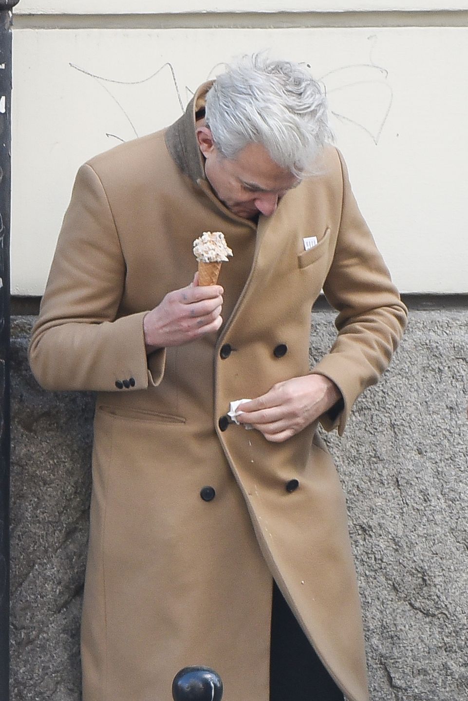 Hubert Urbański zabrał córki na lody