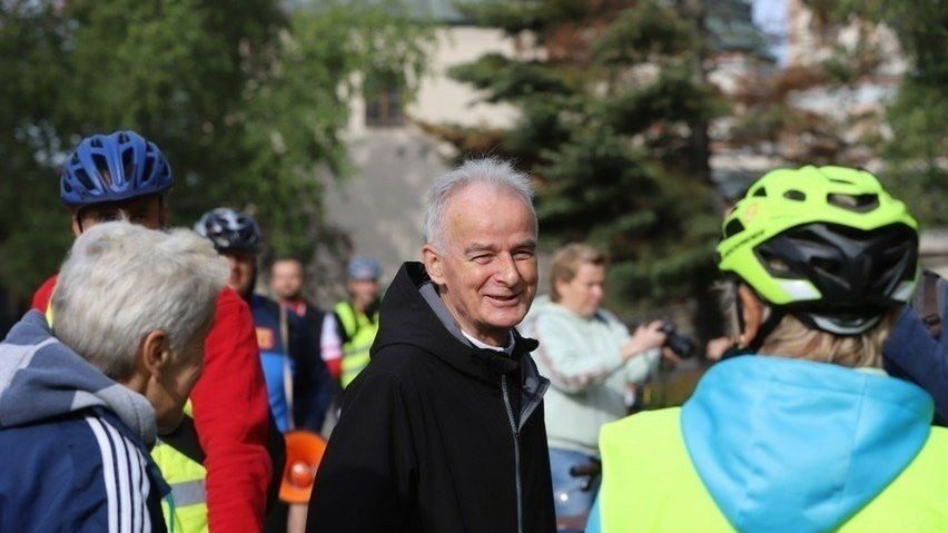 Biskup Marian Florczyk zachęca do udziału w 12. Pielgrzymce Rowerowej na Święty Krzyż.
